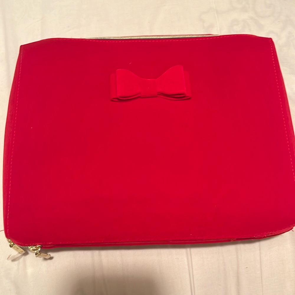 🟠2 for $30 NWOT Estée Lauder Medium red velvet train case w/bow and zippers